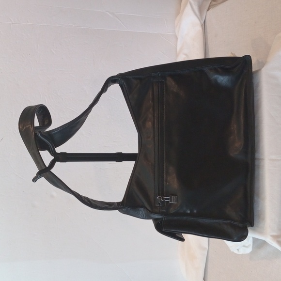 Satchel - Picture 2 of 13